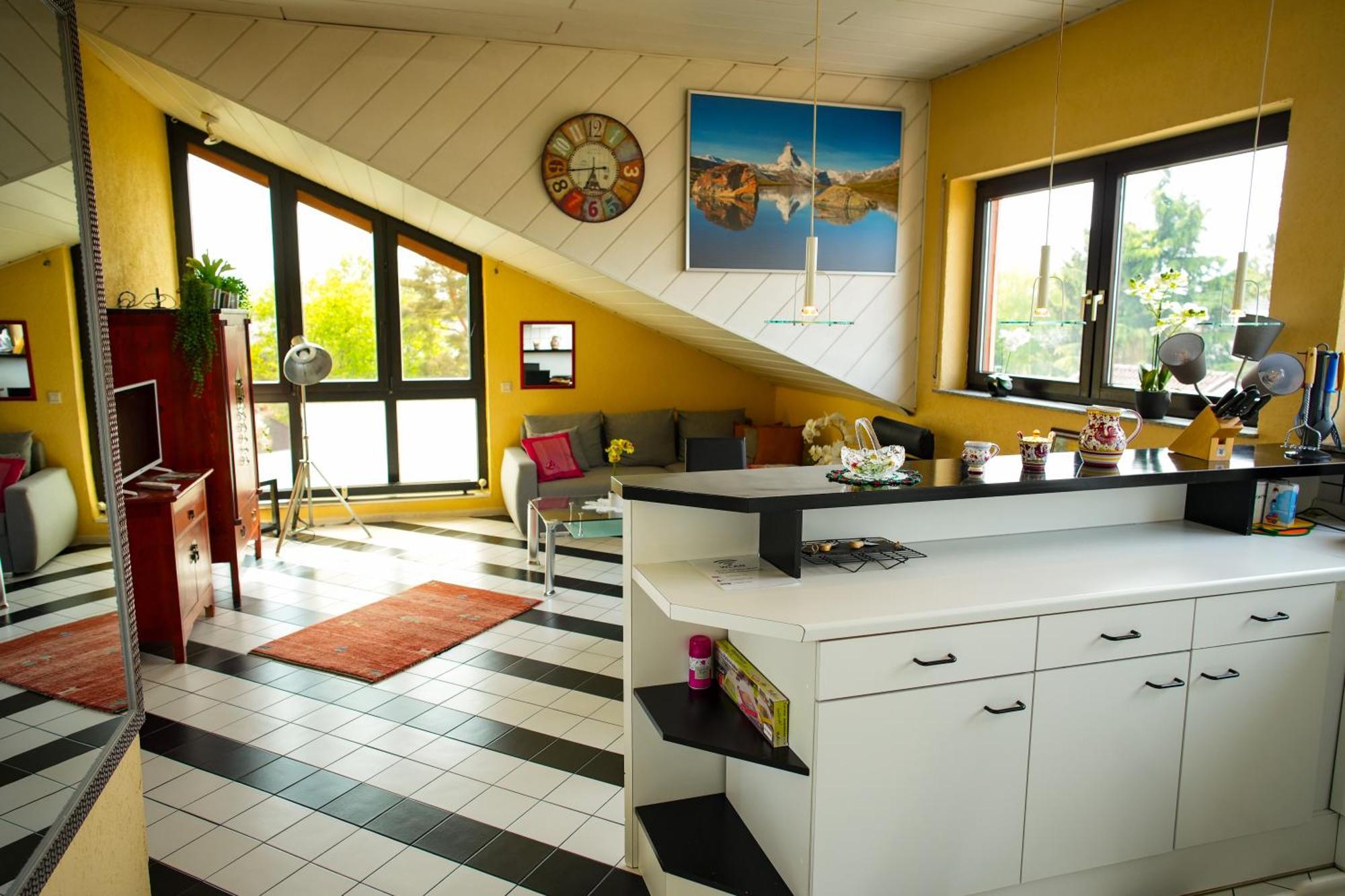 Schoenes Studio In Der Rheinebene, Zentral Gelegen Rheinstetten Ngoại thất bức ảnh